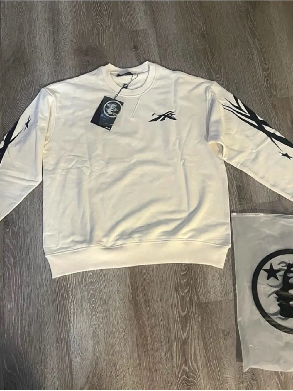Reebok White Crewneck Sweatshirt with Black Logo and Sleeve Graphics